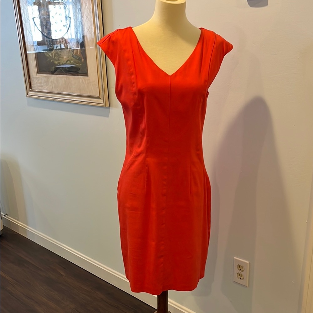 MOSSIMO CORAL RED SLEEVELESS DRESS/ SIZE 6/ KNEE LENGTH, BACK ZIPPER ,V NECK